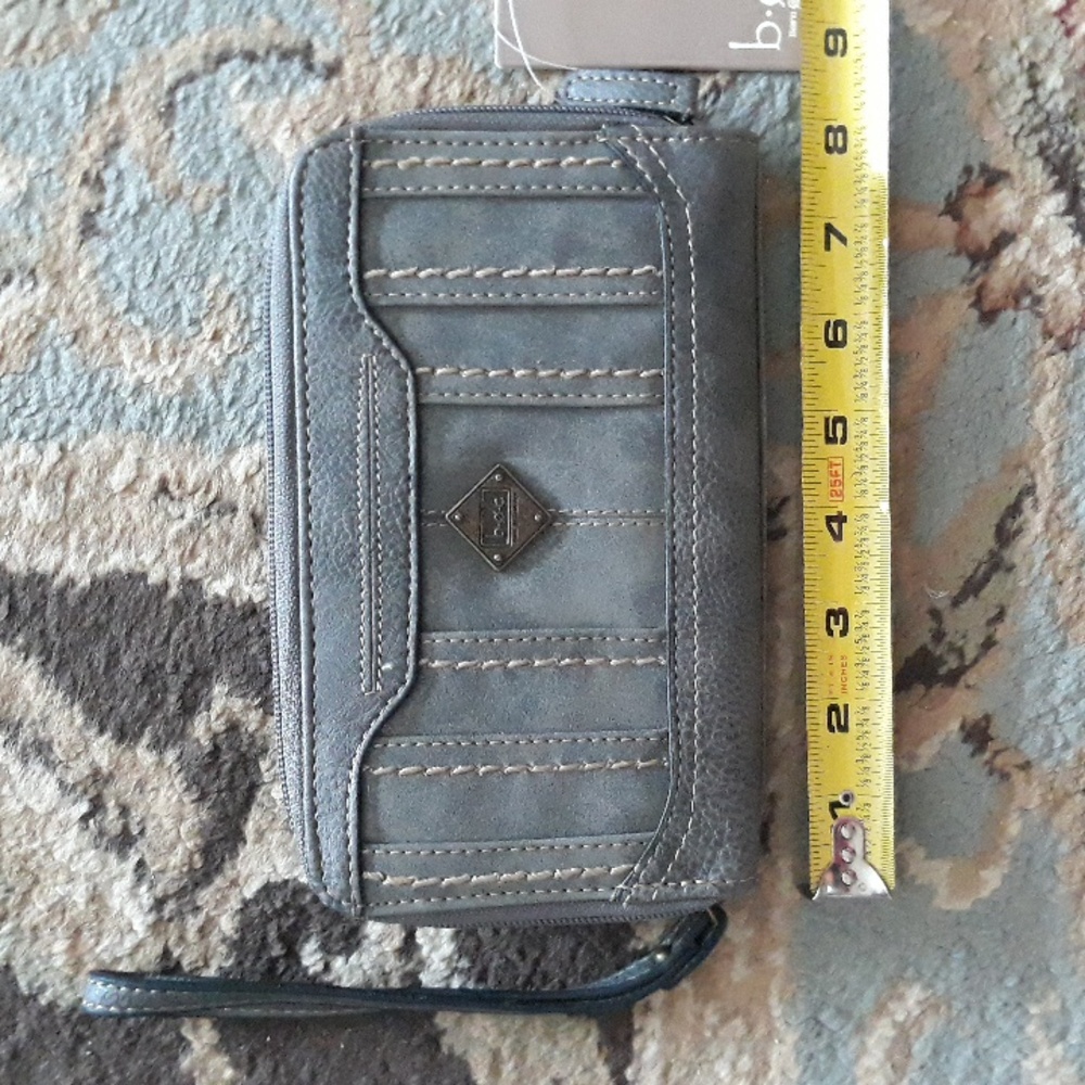 *Host Pick*b.o.c pretty wristlet - Picture 14 of 16